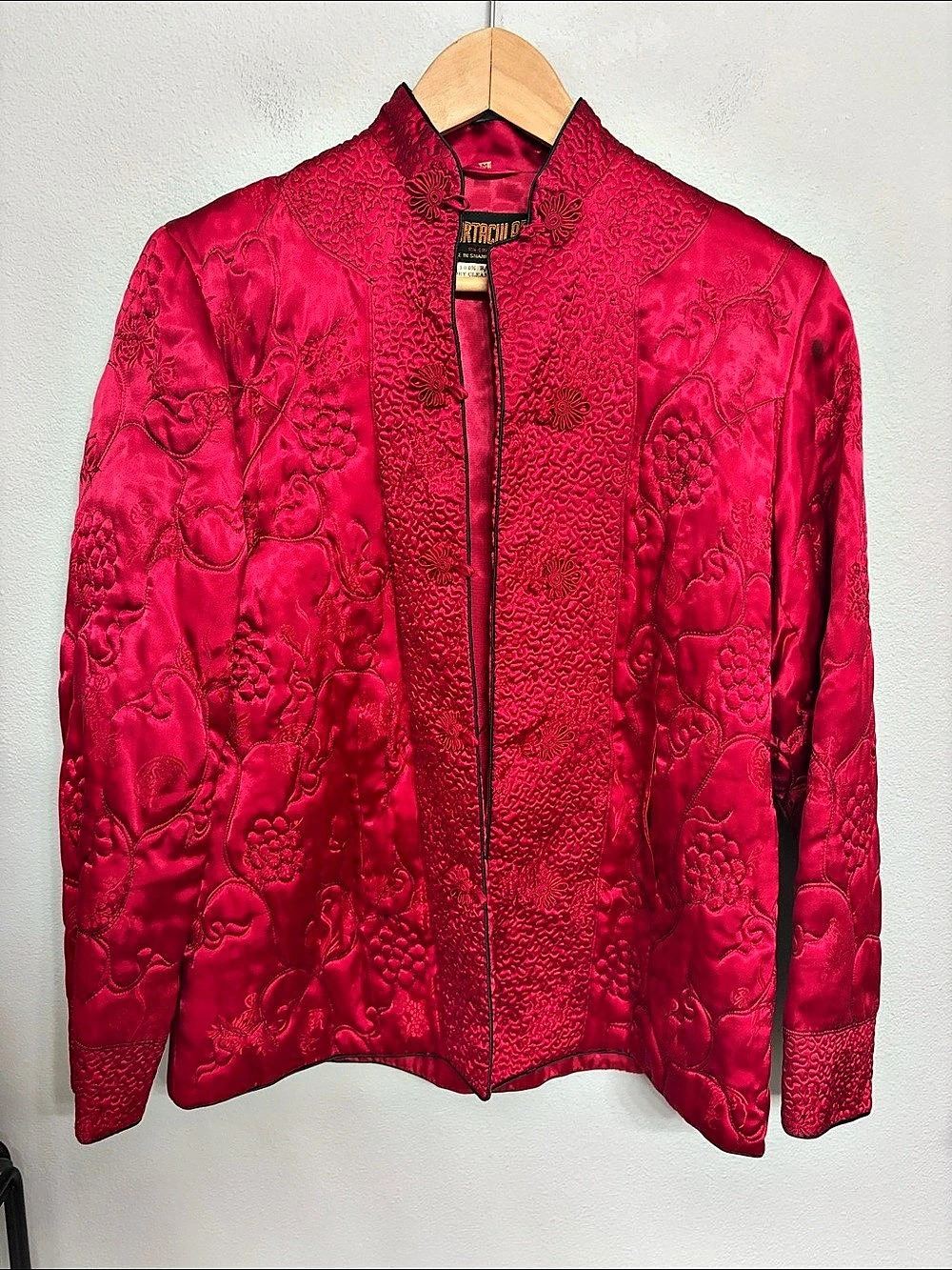 Vintage Red Embroidered Rayon Tang Jacket Mandarin Collar Asian Brocade M